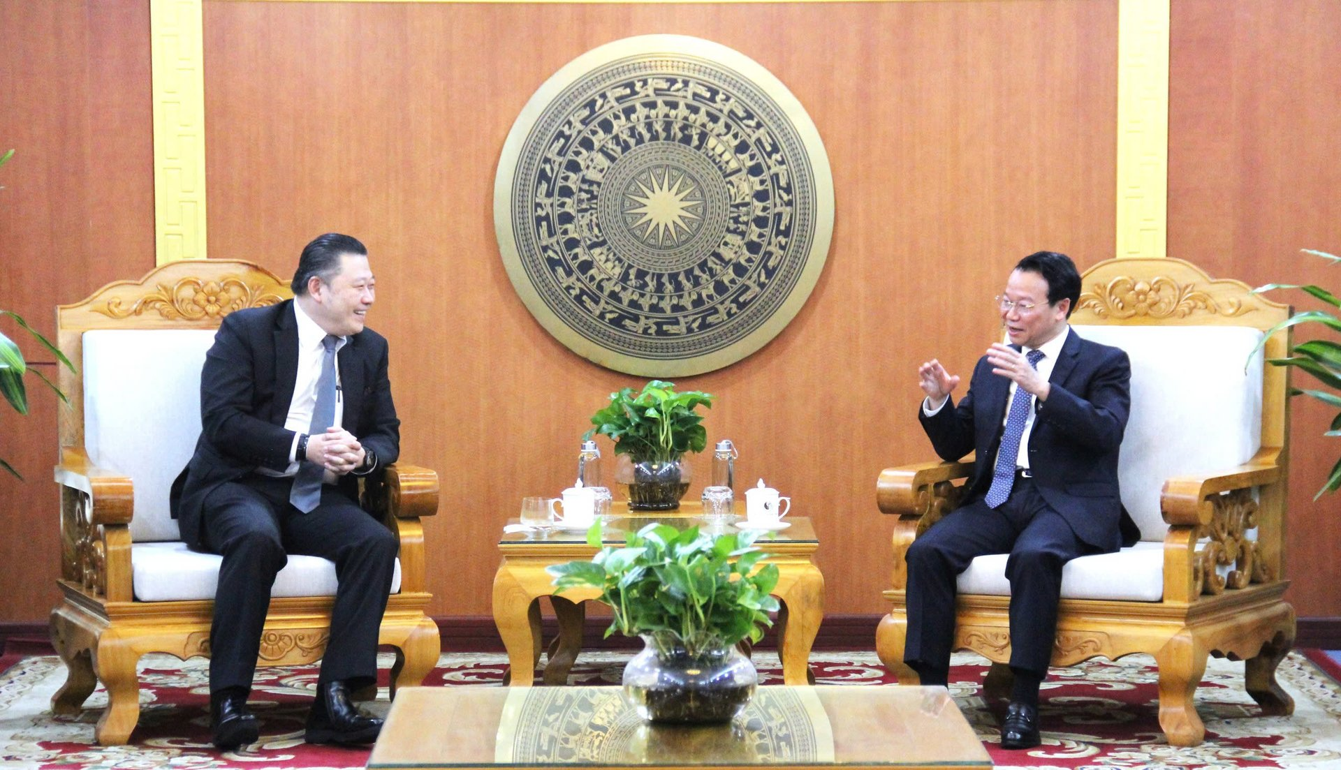 C.P. encouraged to build a chain of links with Vietnamese farmers, cooperatives and enterprises