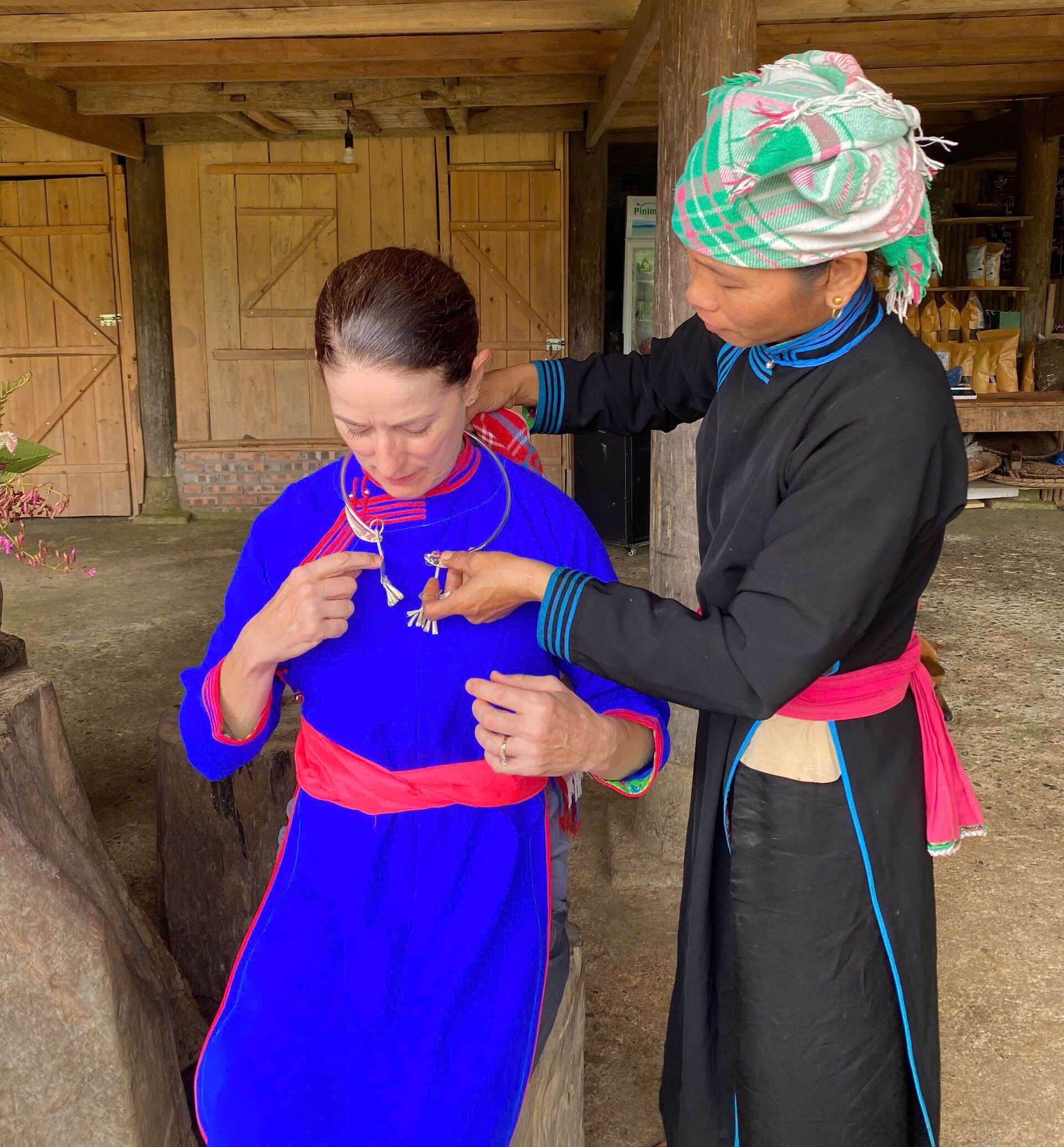 Ban Lien welcoming Spring: Building a new “bamboo rampart” to keep the ...